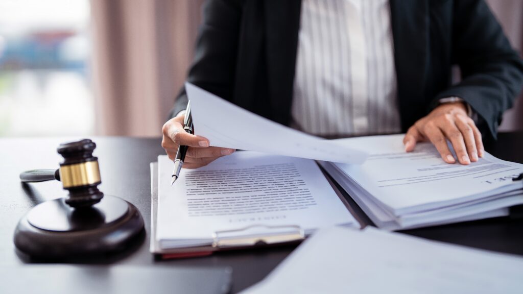 Can I write my own will and have it notarized? Signing with a notary.